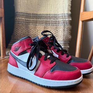 Retro Jordan 1 Mid